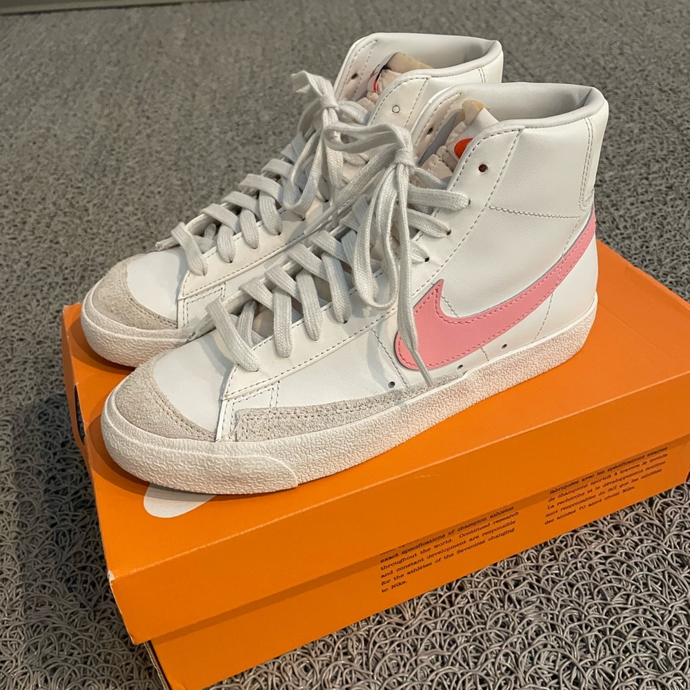 Nike Mid Blazer ‘77 VINTAGE “white sunset pulse”
